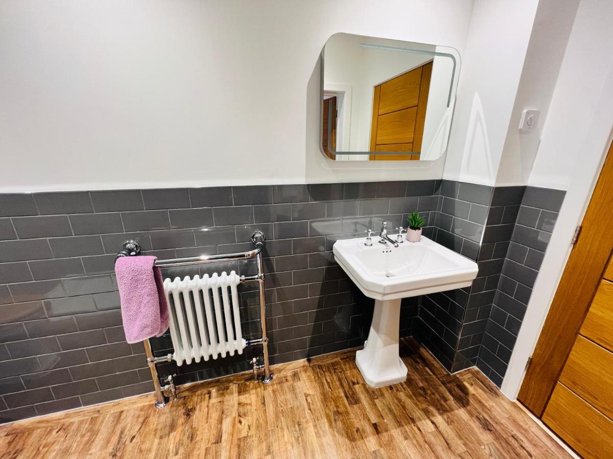 Lavender Retreat Bed and Breakfast Wrexham Esterno foto